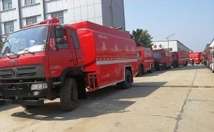 11臺(tái)東風(fēng)越野森林消防車順利交車