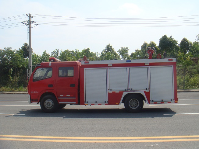 東風D7水罐消防車（3.5噸）圖片